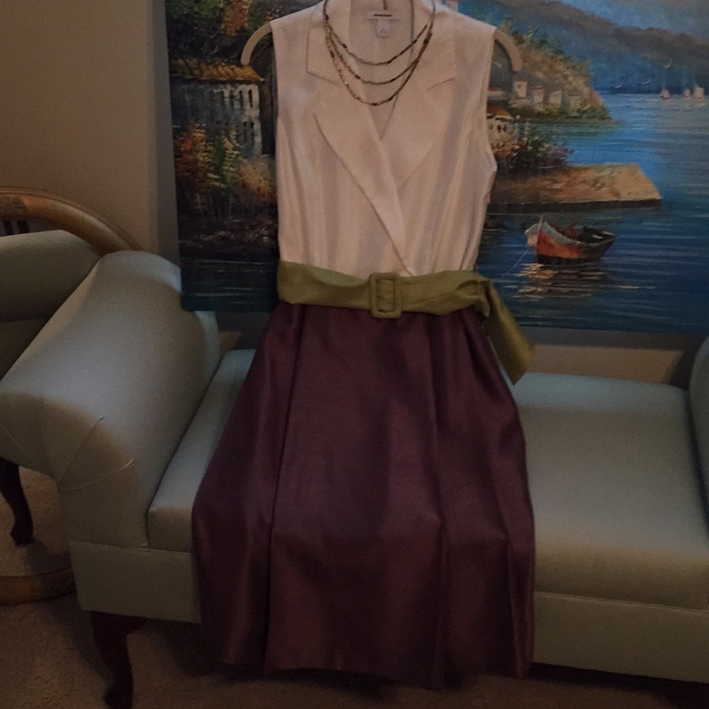 Classically tailored Dress